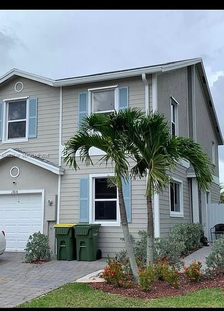 1st image of 1816 SE 9th Ave