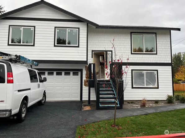 9530 Holly Drive, Everett, WA 98204