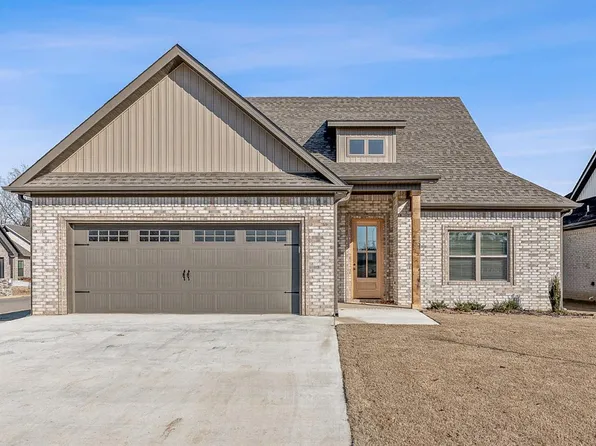 2401 Summitt Ridge Dr, Paragould, AR 72450