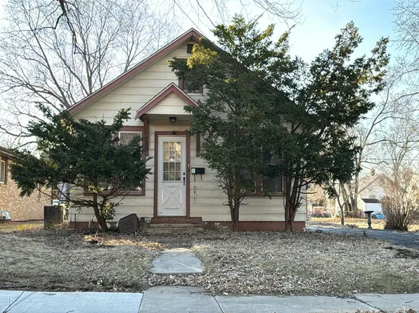 2737 Hanson St, Rockford, IL 61109