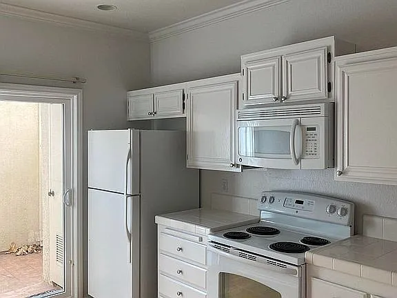 5533 Spanish Oak Ln #B — Photo 5