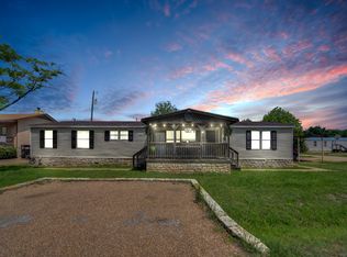 5402 Clear View Dr, Granbury, TX 76048