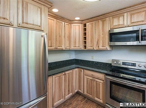 4th image of 768 Miners Ct