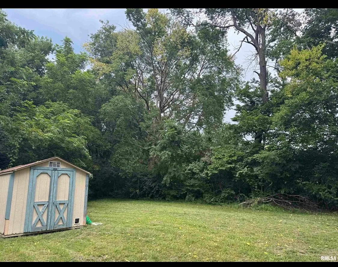 3 bed, 1128 sqft, $1,650 — Photo 2