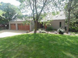 3008 N Oak Rd, Brandon, SD 57005