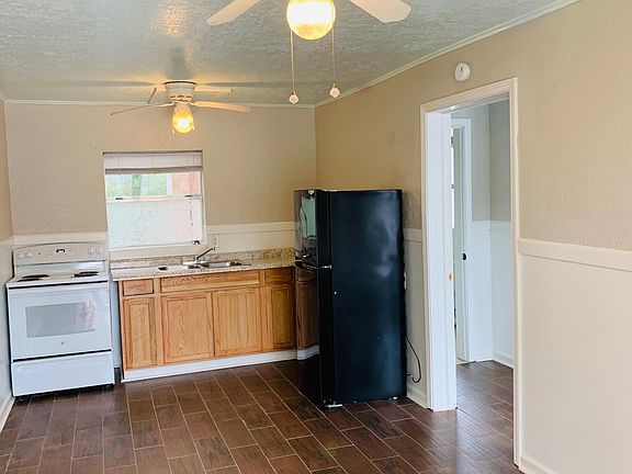 5th image of 255 E Courtland St #B