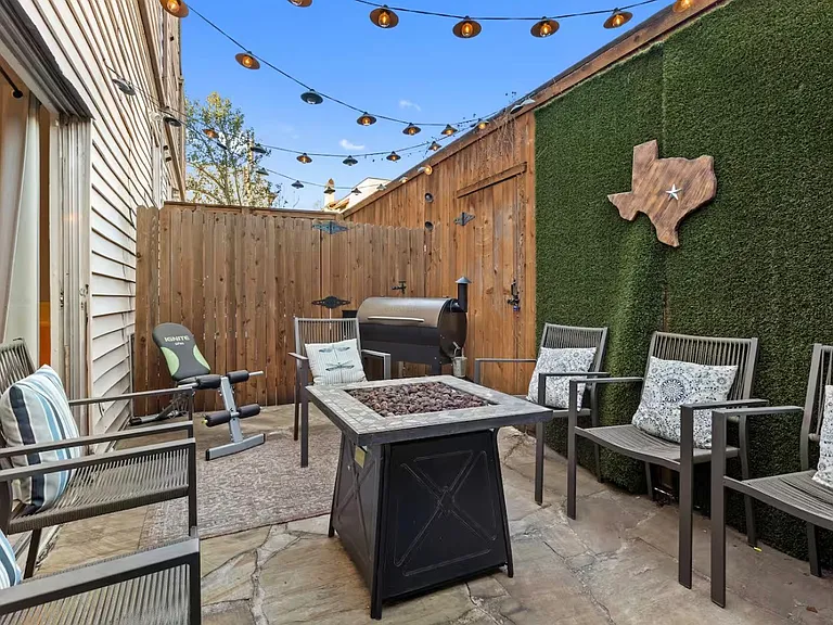 3629 Herschel Ave — Photo 11