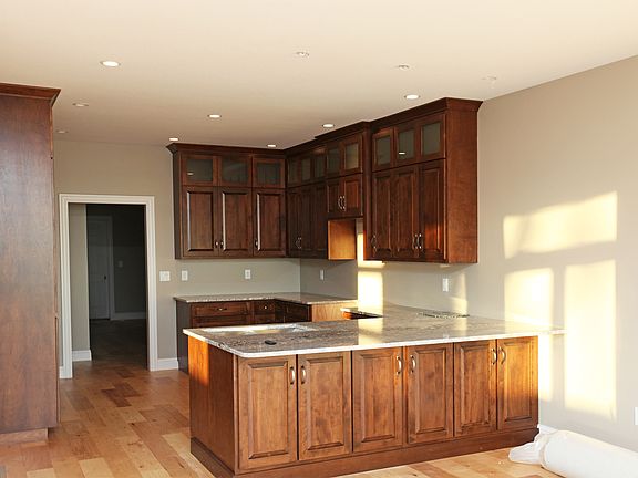 3rd image of 20945 151st St