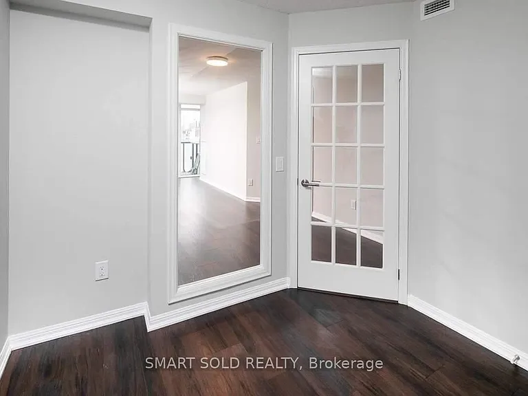 400 Adelaide St E #2310 — Photo 13