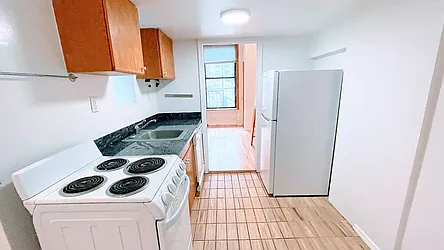 Rented by HOLTON REAL ESTATE INC.