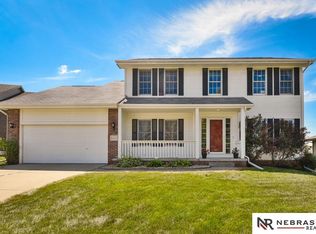21223 Shiloh Dr, Gretna, NE 68028