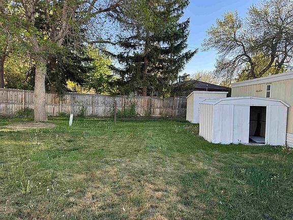 4th image of 1550 Yellowstone Ave