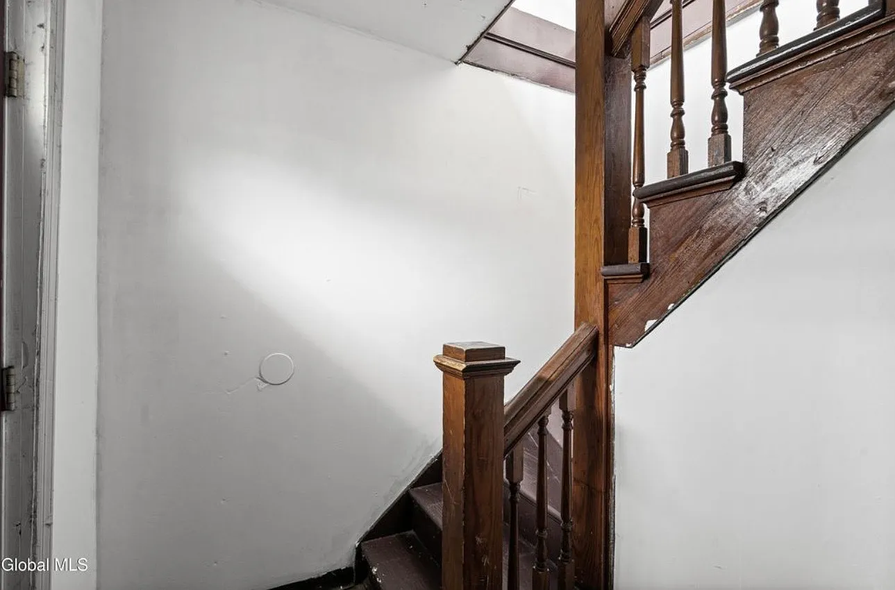 3 bed, 970 sqft, $1,495 — Photo 3