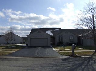 1305 Fairway Dr, Fostoria, OH 44830