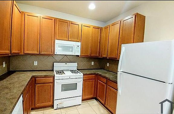 2nd image of 6143 Yorktown Meadow Ln