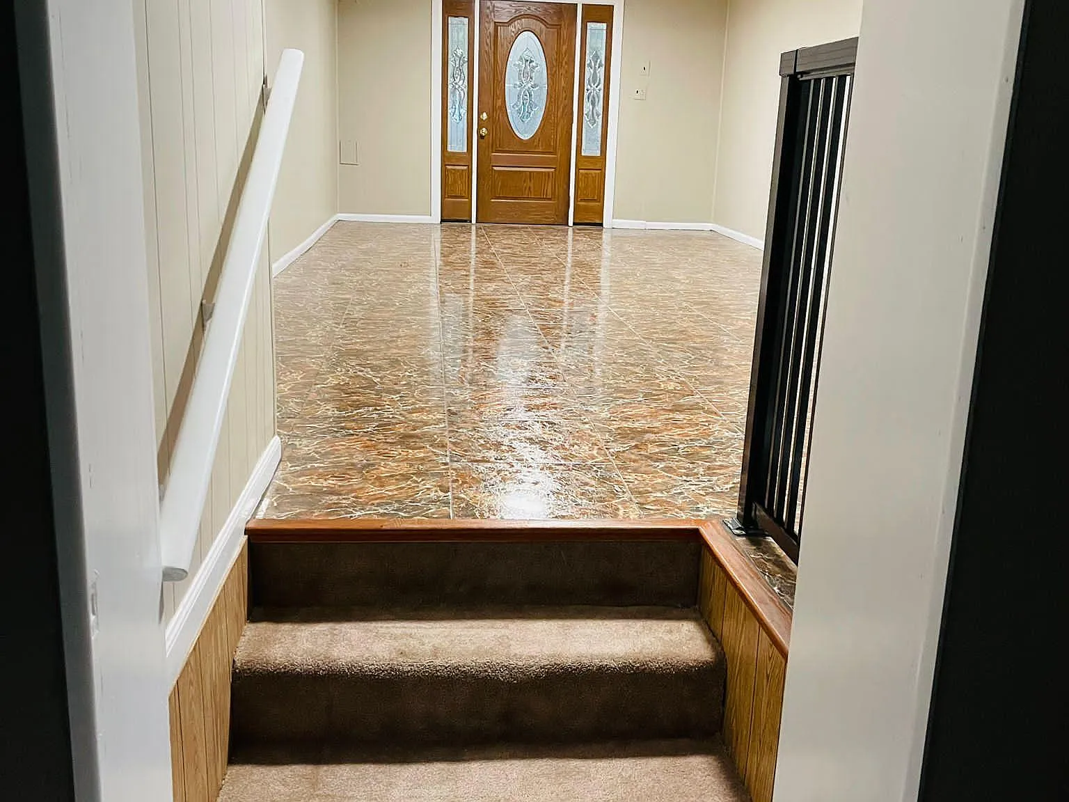 2 bed, 2000 sqft, $1,800 — Photo 1