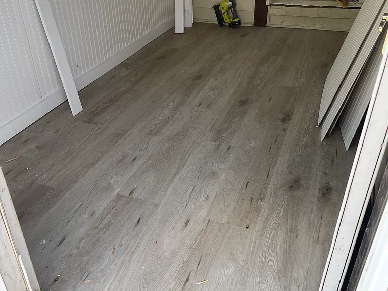 mudroom , front door