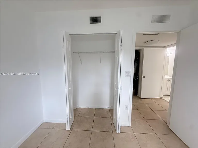 995 NE 34th Ave #101 — Photo 11