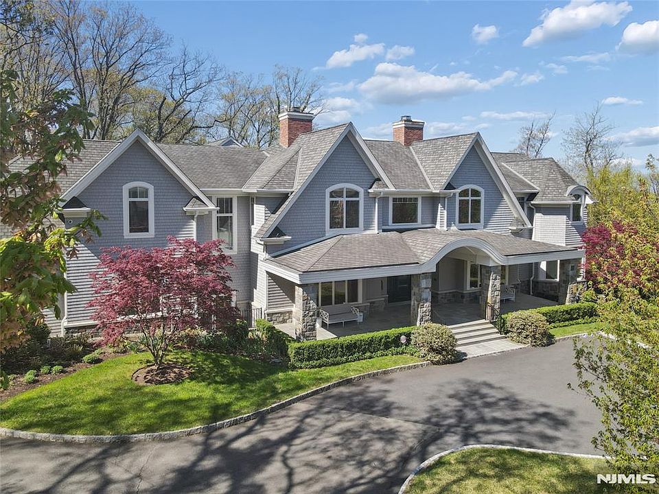 1st image of 351 Lewelen Cir
