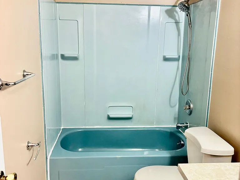 R2 Avon Dr — Photo 7