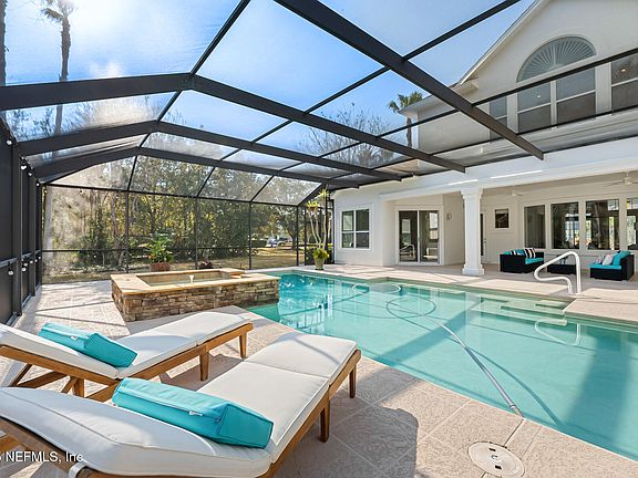 3rd image of 319 CLEARWATER Drive