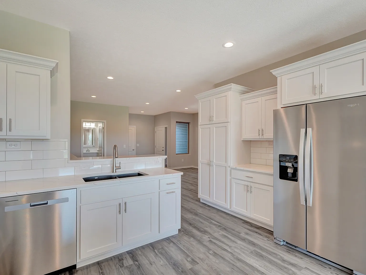 2 bed, 1757 sqft, $2,195 — Photo 4