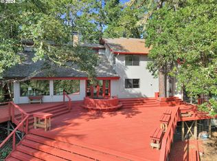 3952 S Ridge Dr, Eugene, OR 97405