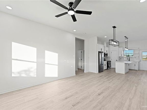 5th image of 3974 Caserio St