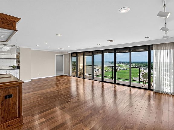 4th image of 1400 Ocean Dr APT 1203C