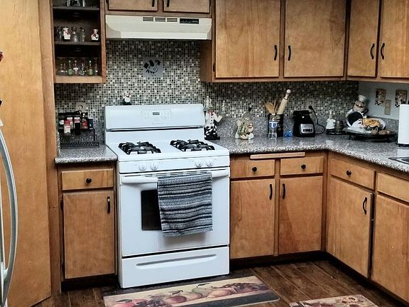 4th image of 16010 Calandria Way