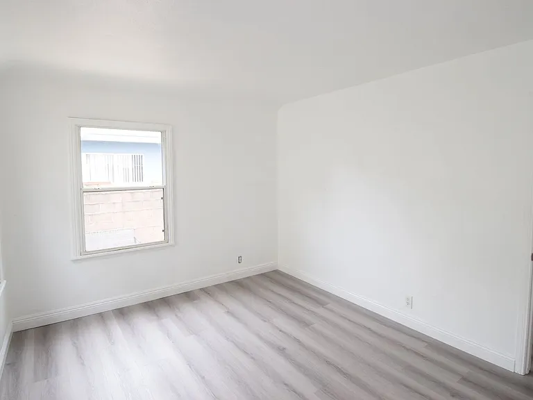 11023 Strathmore Dr — Photo 9