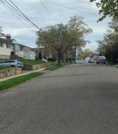 Exterior Neighborhood (street photo)