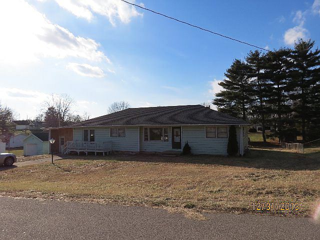 1st image of 125 Daisy Ave