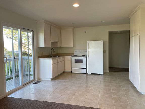 5th image of 1782 Londonderry Ln