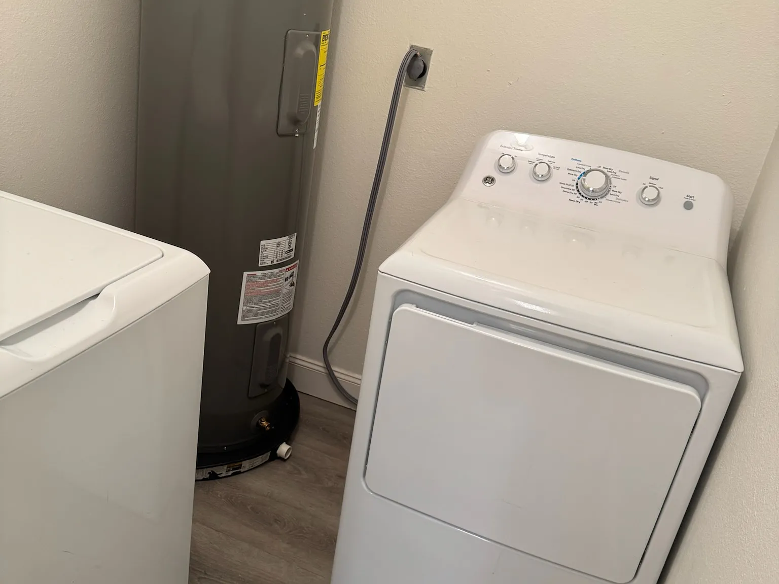 2 bed, 937 sqft, $1,600 — Photo 3