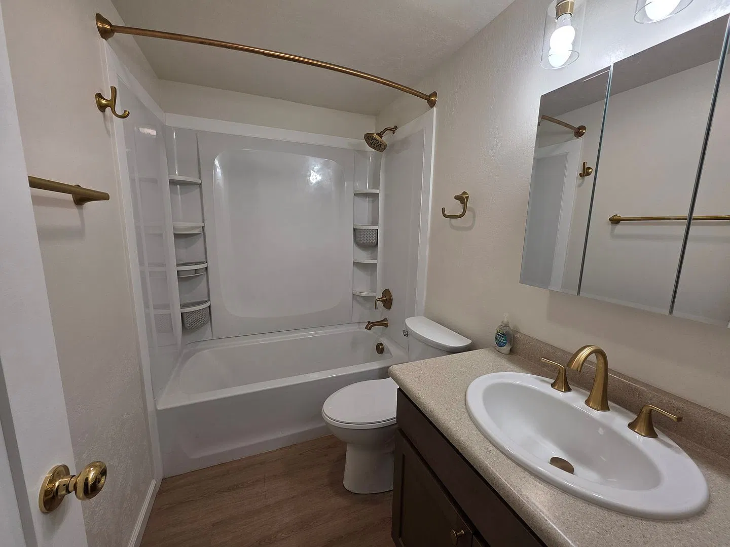 Charming Home in Southeast Grants Pass! — Photo 4