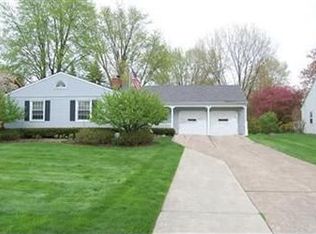 431 Powell Dr, Bay Village, OH