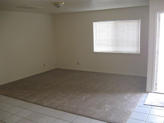 4th image of 44423 Beech Ave Suite 101