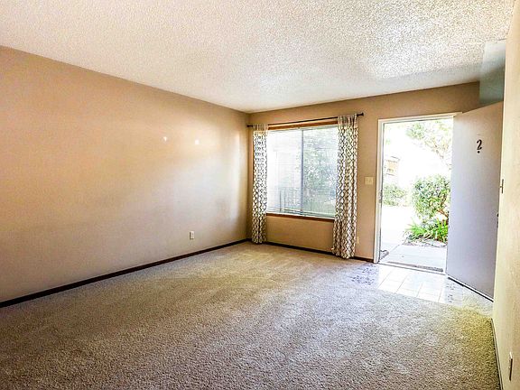 Living room entrance (interior)