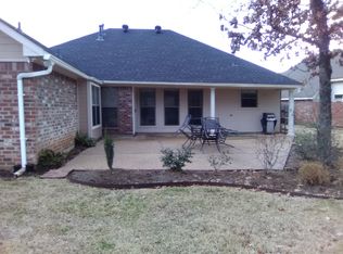 412 Grand Oaks Dr, Shreveport, LA 71106