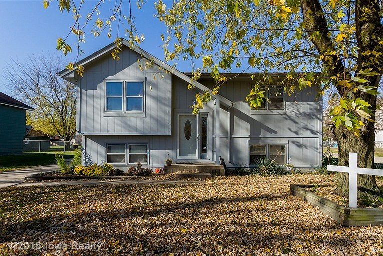 1st image of 614 14th Ave NW