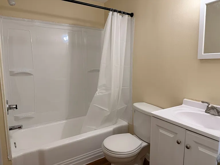 476 Wethersfield Ave — Photo 4