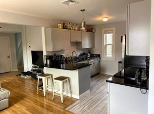 28 Howard St #3, Cambridge, MA 02139