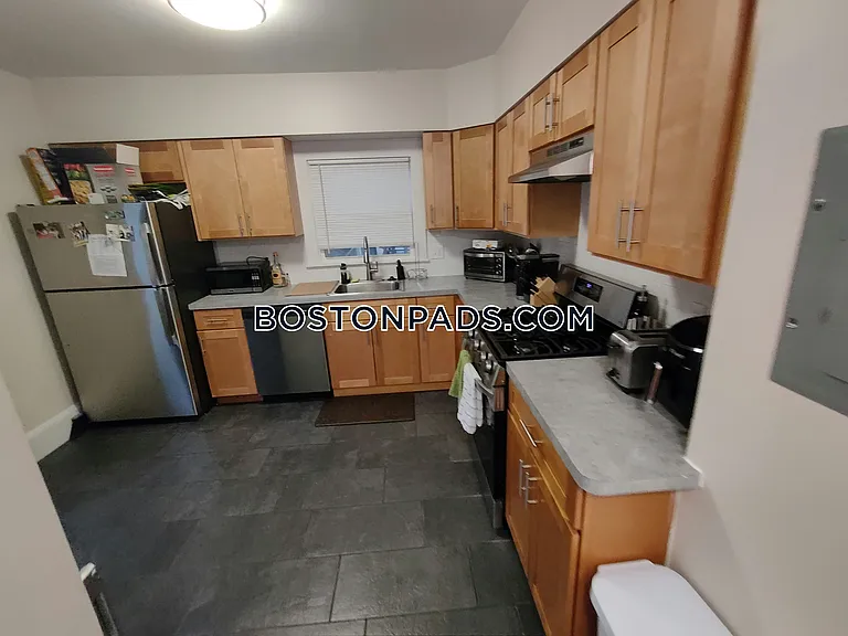 91-93 Cushing St #2 — Photo 5
