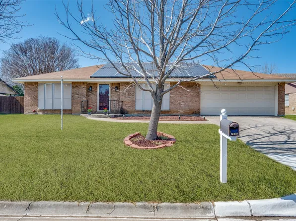7505 Mapleleaf Dr, North Richland Hills, TX 76182