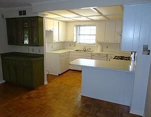2nd image of 1004 Lisa Ln