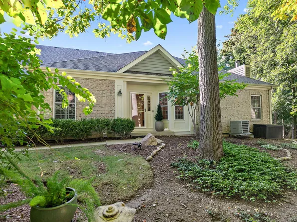1306 Boulder Ct, Woodstock, IL 60098