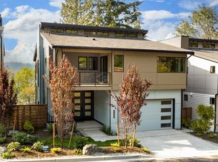 11065 SE 60th Ln, Bellevue, WA 98006