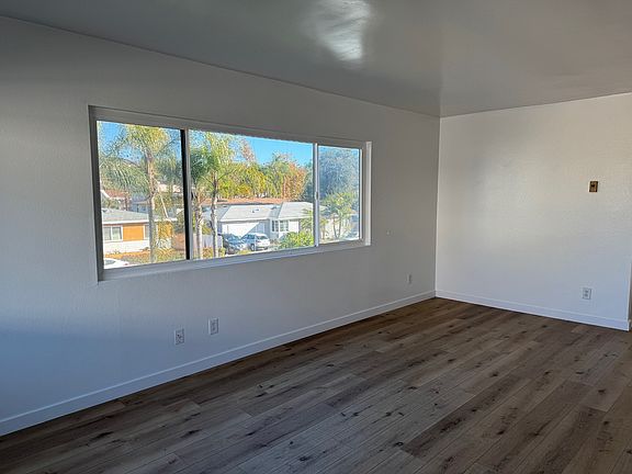 2nd image of 705 Windsor Ct Unit 2