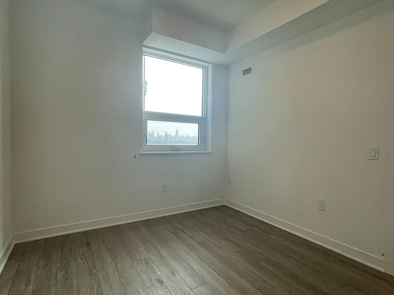 1185 Dupont St #503 — Photo 5